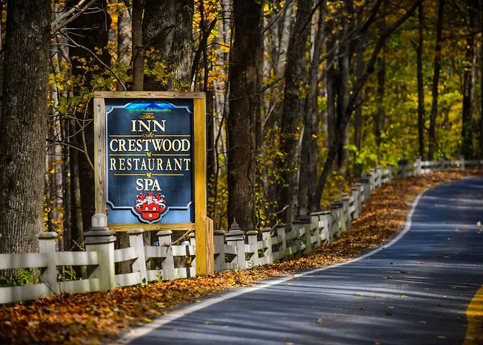 Pet Friendly hotel: Inn At Crestwood